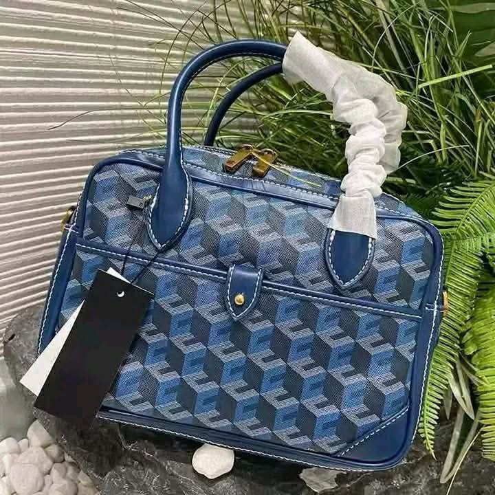 Christy NG bag (Category: Tote Bags) located in Manila. Submitted by businesspform (Listing ID 1467038331, Image 3). Description: w box sealed .