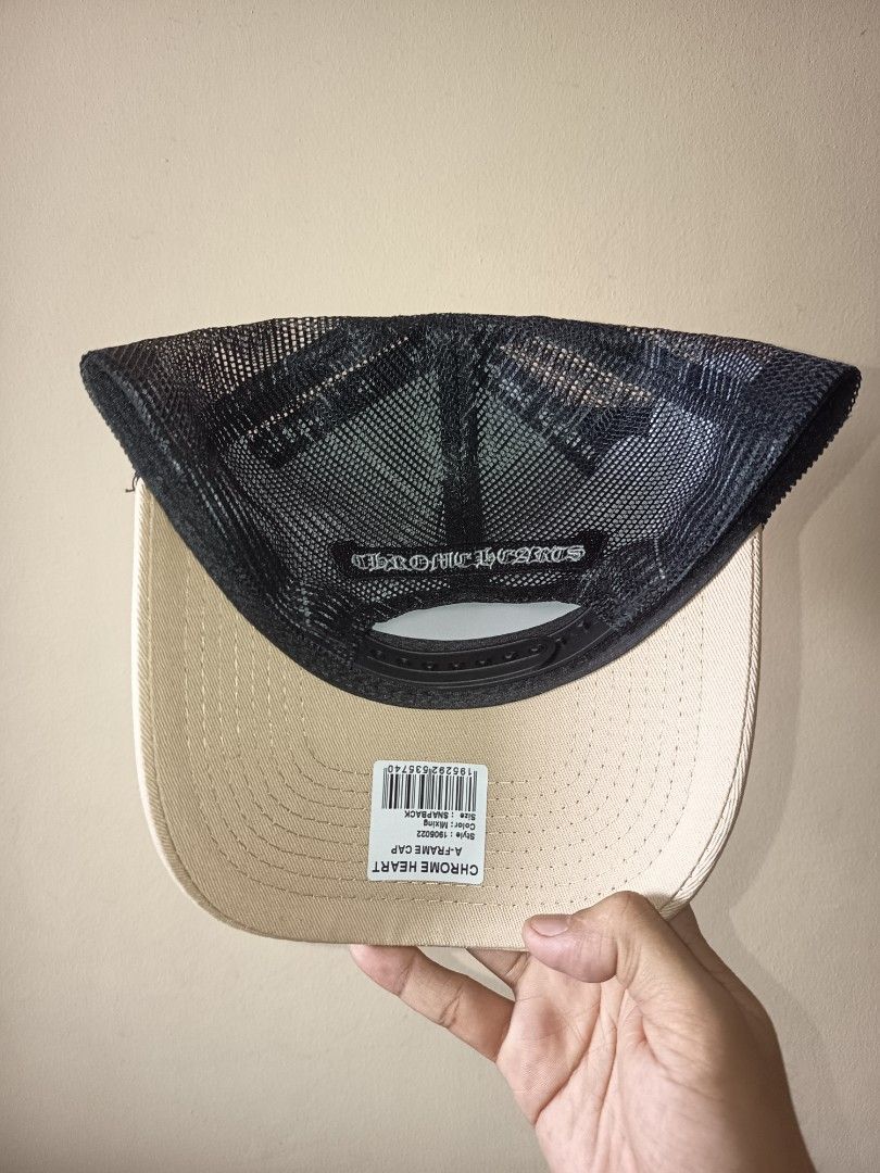 Chrome Hearts Trucker Cap (Category: Caps & Hats) located in Pasay City. Submitted by ODDXX (Listing ID 1466983222, Image 2). Description: Chrome Heart Trucker Cap Brandnew! Brandnew! 450php Only!.
