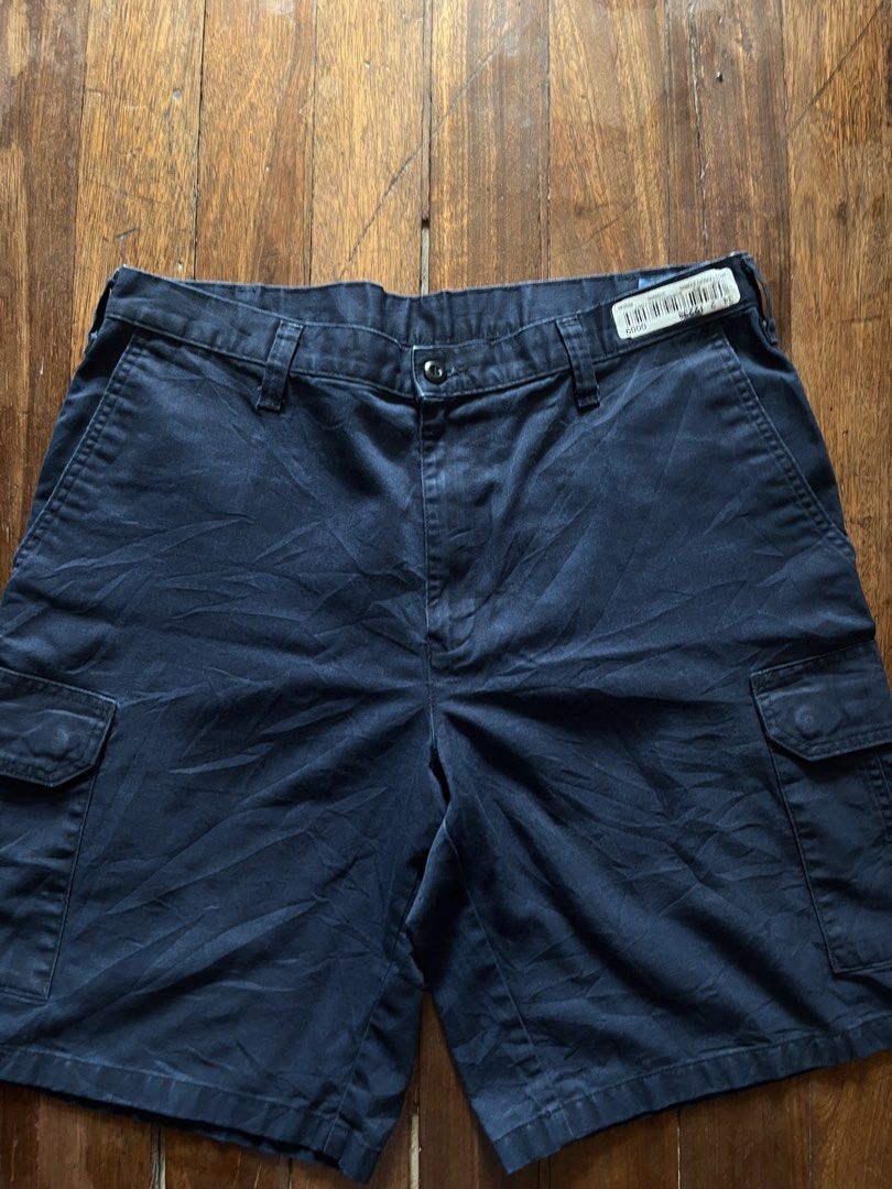 Cintas Work wear Comfort Flex Cargo Shorts (Category: Shorts) located in Los Banos. Submitted by lootmeup (Listing ID 1467043557, Image 2). Description: Cintas Work wear Comfort Flex Cargo Shorts Carhartt alternative Size: Width: 36 Length: 22 Leg opening: 14 Leg hole: 13 Mine P700.