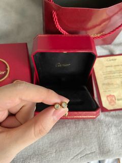 (Category: ) located in . Submitted by japanandsingaporeluxepreloved (Listing ID 1467052486, Image 1). Description: .