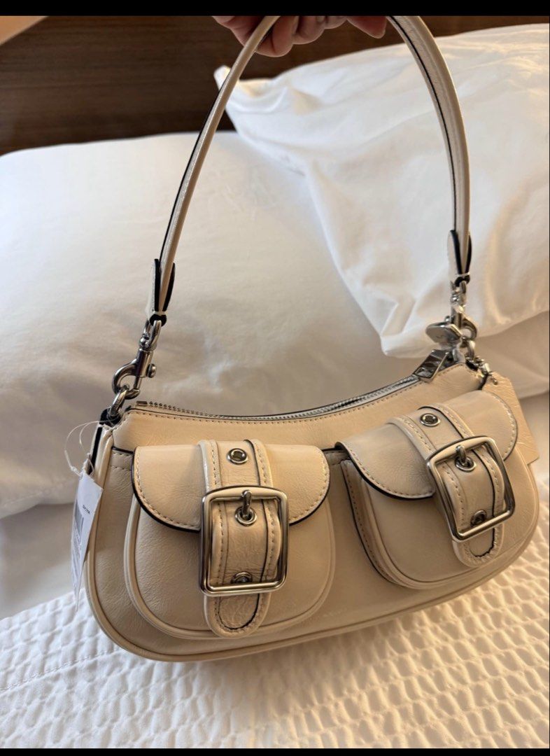 Coach Aston Pasabuy (Category: Luxury Bags & Wallets) located in Anao. Submitted by declutterwithme0520 (Listing ID 1467158555, Image 2). Description: Pasabuy from Canada Cut off Oct 20 Eta Oct 26.