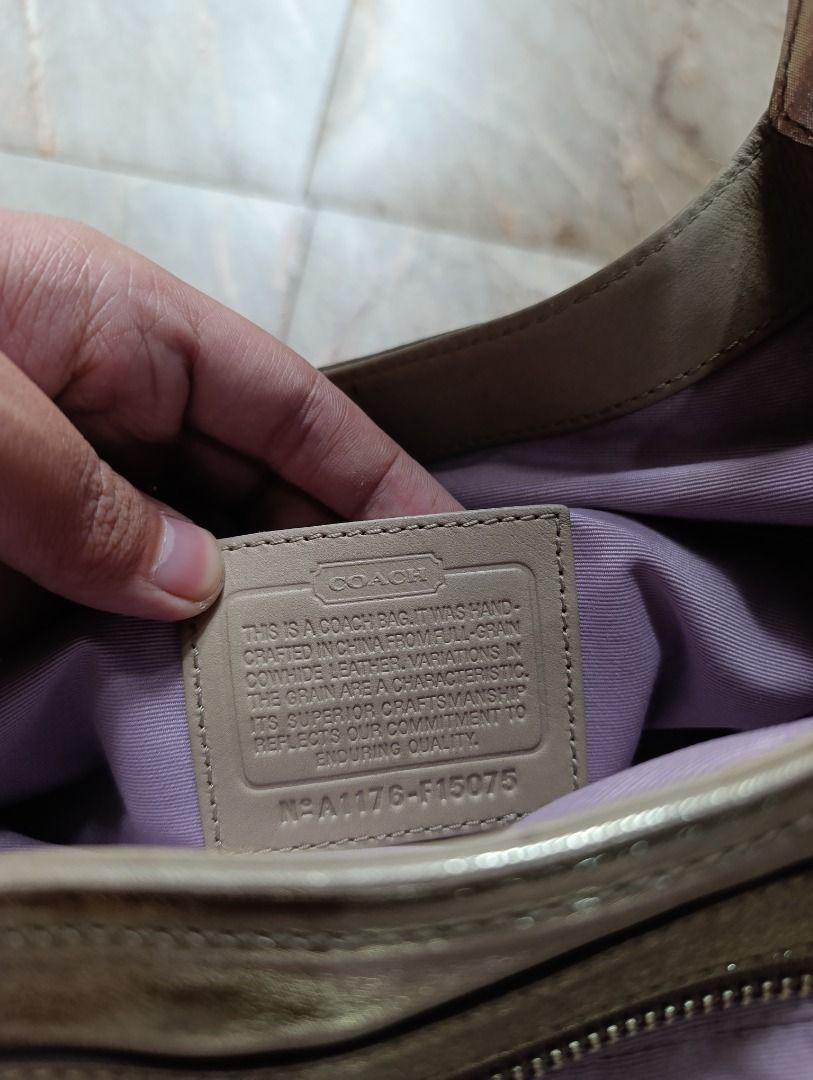 Coach bag (Category: Shoulder Bags) located in Bulacan. Submitted by koritooo (Listing ID 1467132505, Image 2). Description: Coach bag.