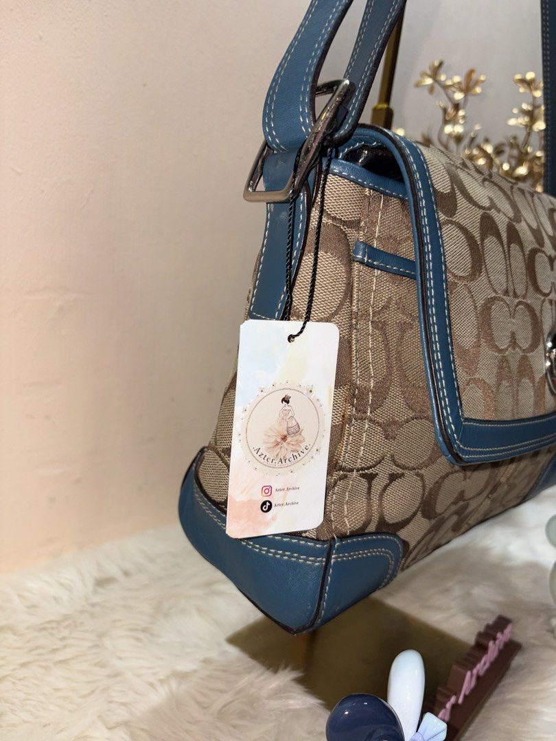 Coach Hampton Flap Turnlock (Category: Luxury Bags & Wallets) located in Angeles City. Submitted by azter.archive (Listing ID 1467166121, Image 2). Description: Like new no issue, just minimal scratches on the turnlock hardware, hardly noticeable Also posted on my Instagram account - azter.archive .
