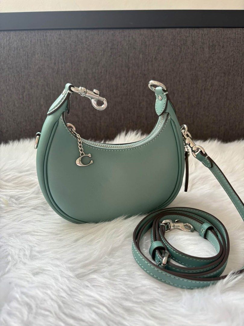 Coach jonnie bag (Category: Shoulder Bags) located in Quezon City. Submitted by matchaaa_shop (Listing ID 1467150956, Image 2). Description: Bnew complete inclusion Original 💯💯💯 inclusion cc poly and dust bag 11k pesos only !! genuine leather bag .