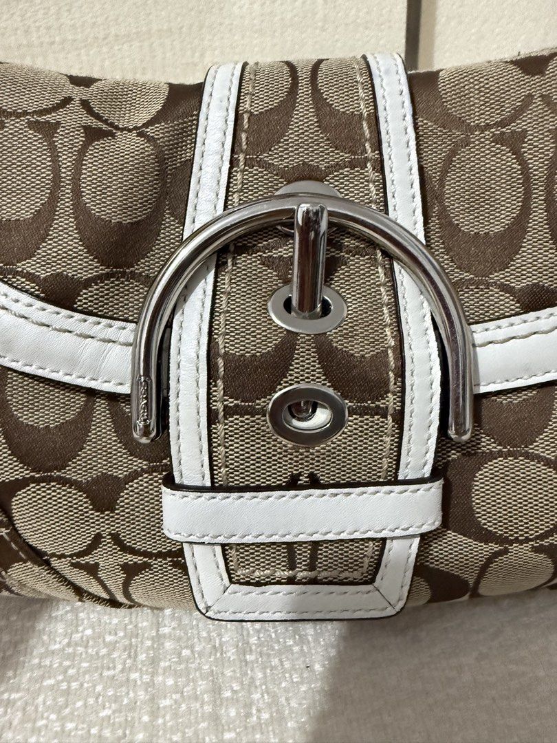 Coach mini soho (Category: Luxury Bags & Wallets) located in Manila. Submitted by baglover1111 (Listing ID 1467128791, Image 3). Description: Minimal stains, No other issue As new pa hardwares and canvas, strap.
