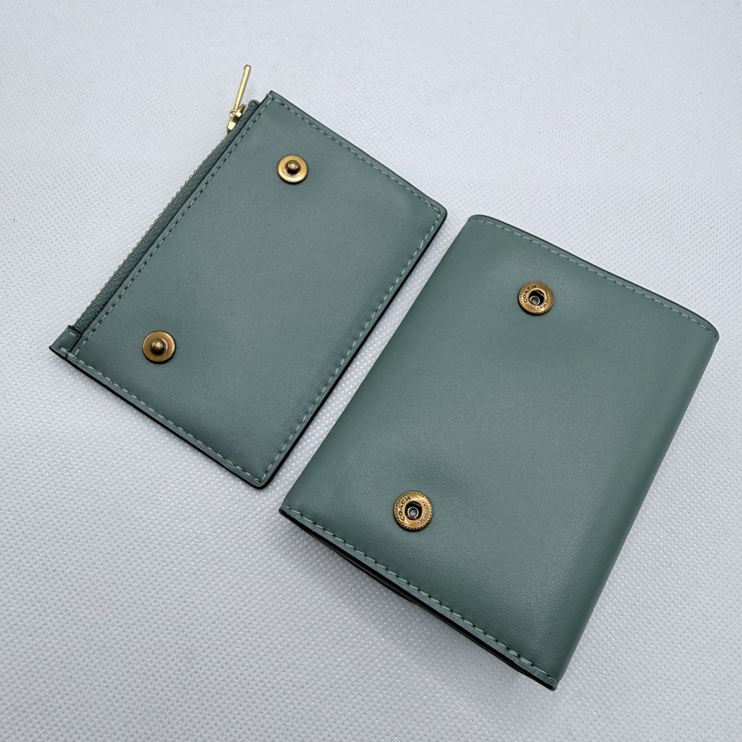 Coach Orig Wallet (Category: Wallets & Card holders) located in Quezon City. Submitted by ajandstevenshopscorner (Listing ID 1466990559, Image 3). Description: .