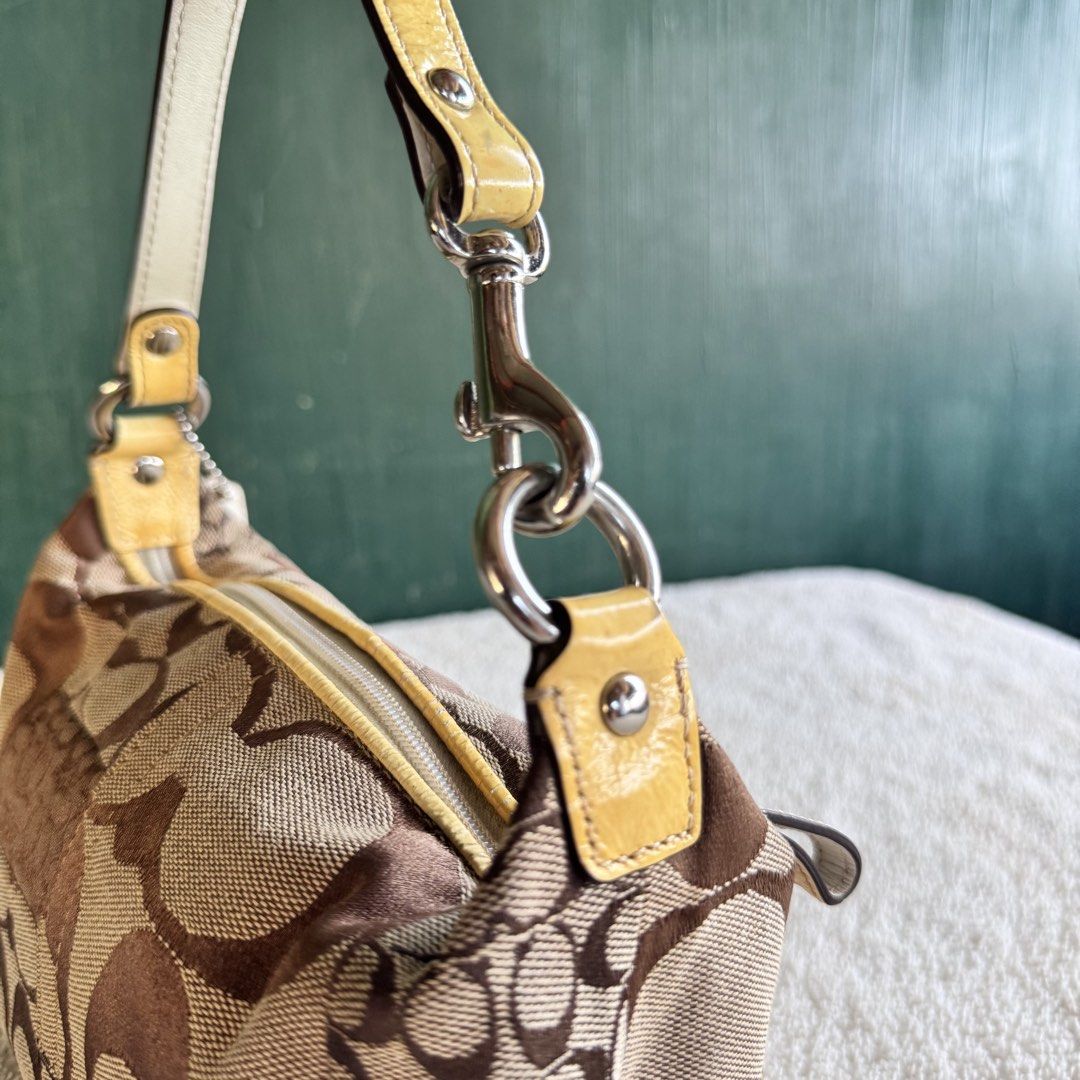 Coach Signature Patchwork Mini Hobo Bag (Category: Luxury Bags & Wallets) located in Vigan. Submitted by chiyannav (Listing ID 1467100500, Image 3). Description: .