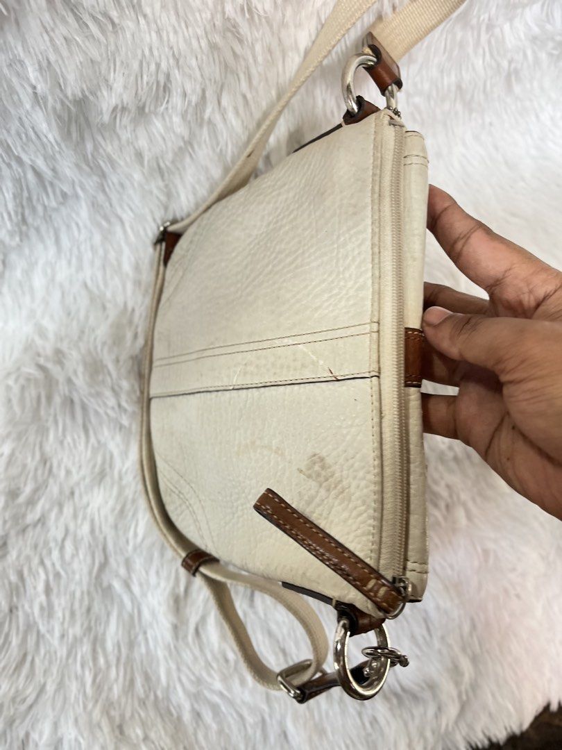 Coach Soho buckle-flap crossbody (Category: Cross-body Bags) located in Cotabato. Submitted by big_cash (Listing ID 1467017735, Image 2). Description: .