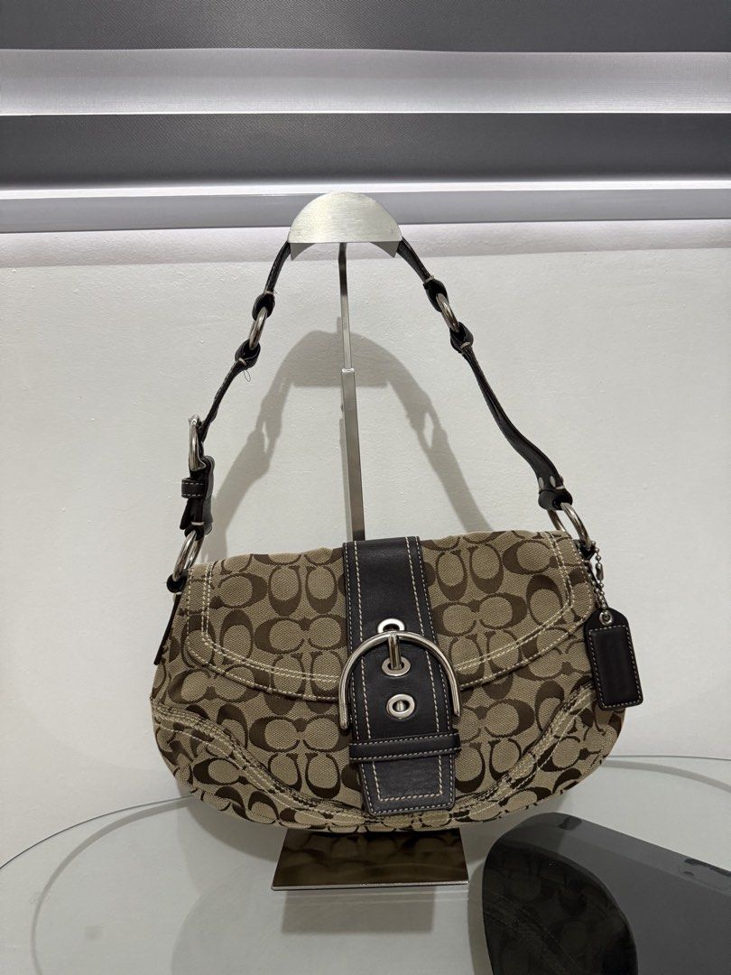 Coach soho medium (Category: Luxury Bags & Wallets) located in Manila. Submitted by baglover1111 (Listing ID 1467129422, Image 2). Description: No any flaws Good as new pa.