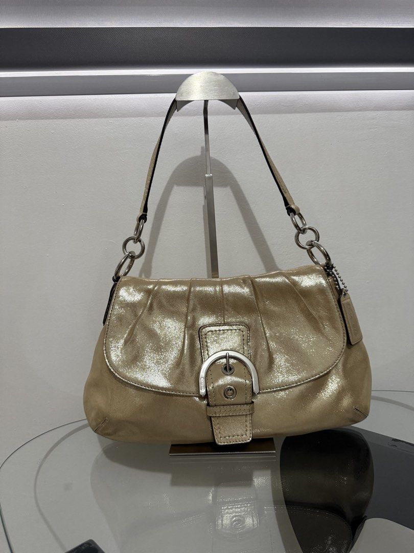 Coach soho medium (Category: Luxury Bags & Wallets) located in Manila. Submitted by baglover1111 (Listing ID 1467129663, Image 1). Description: No flaws May small stains not noticeable Almost new pa.