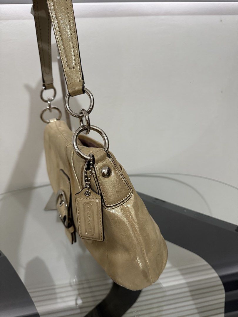 Coach soho medium (Category: Luxury Bags & Wallets) located in Manila. Submitted by baglover1111 (Listing ID 1467129663, Image 3). Description: No flaws May small stains not noticeable Almost new pa.