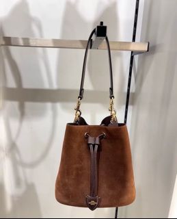 (Category: ) located in . Submitted by fancycollzstore (Listing ID 1466990944, Image 1). Description: .