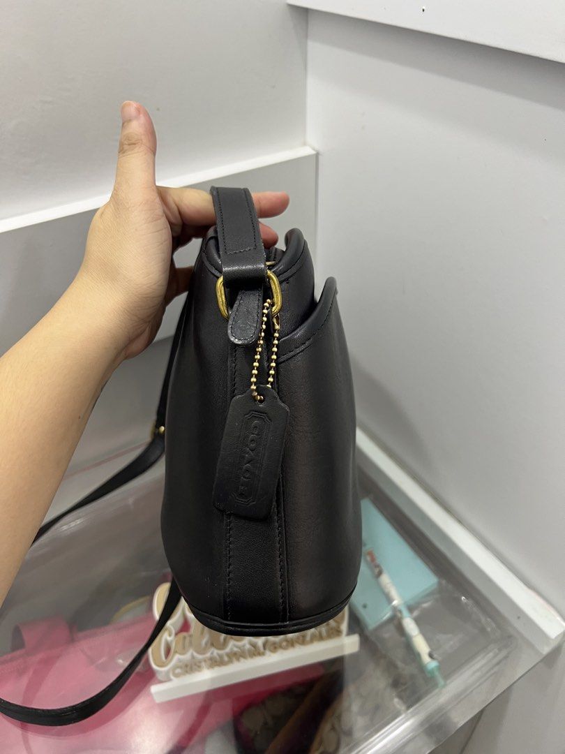 Coach Vintage Black Crossbody (Category: Cross-body Bags) located in Cabanatuan. Submitted by cristalcollection (Listing ID 1467126343, Image 2). Description: Co ach Vintage Anderson #9976 💯 6,300 Php Very good cond. minimal usage only 🖤 smooth pa talaga to 😍.