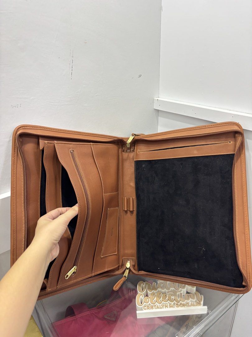 Coach Vintage Document bag (Category: Laptop Bags & Sleeves) located in Cabanatuan. Submitted by cristalcollection (Listing ID 1467126687, Image 3). Description: Co ach Vintage Document Case in British Tan 💯 3,200 Php Very good cond signs of used only 13.8 x 11" (collectors item) 8 compartments✅.