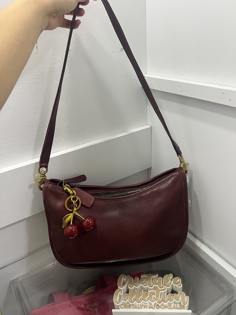Coach Vintage Swinger (Category: Shoulder Bags) located in Cabanatuan. Submitted by cristalcollection (Listing ID 1467142426, Image 2). Description: Co ach Vintage Swinger #4040 in Wine 💯 6,980 Php Rare color ‼️ Pre 1994 🍷 in good cond, signs of used only , pls cf last pict..