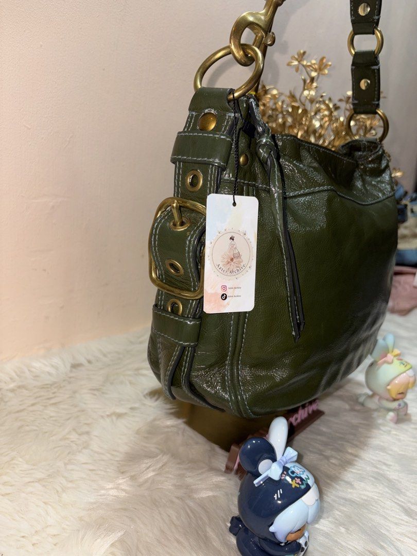 Coach Zoe Green Hobo (Category: Luxury Bags & Wallets) located in Angeles City. Submitted by azter.archive (Listing ID 1467166170, Image 2). Description: Like new no issue Also posted on my Instagram account - azter.archive .