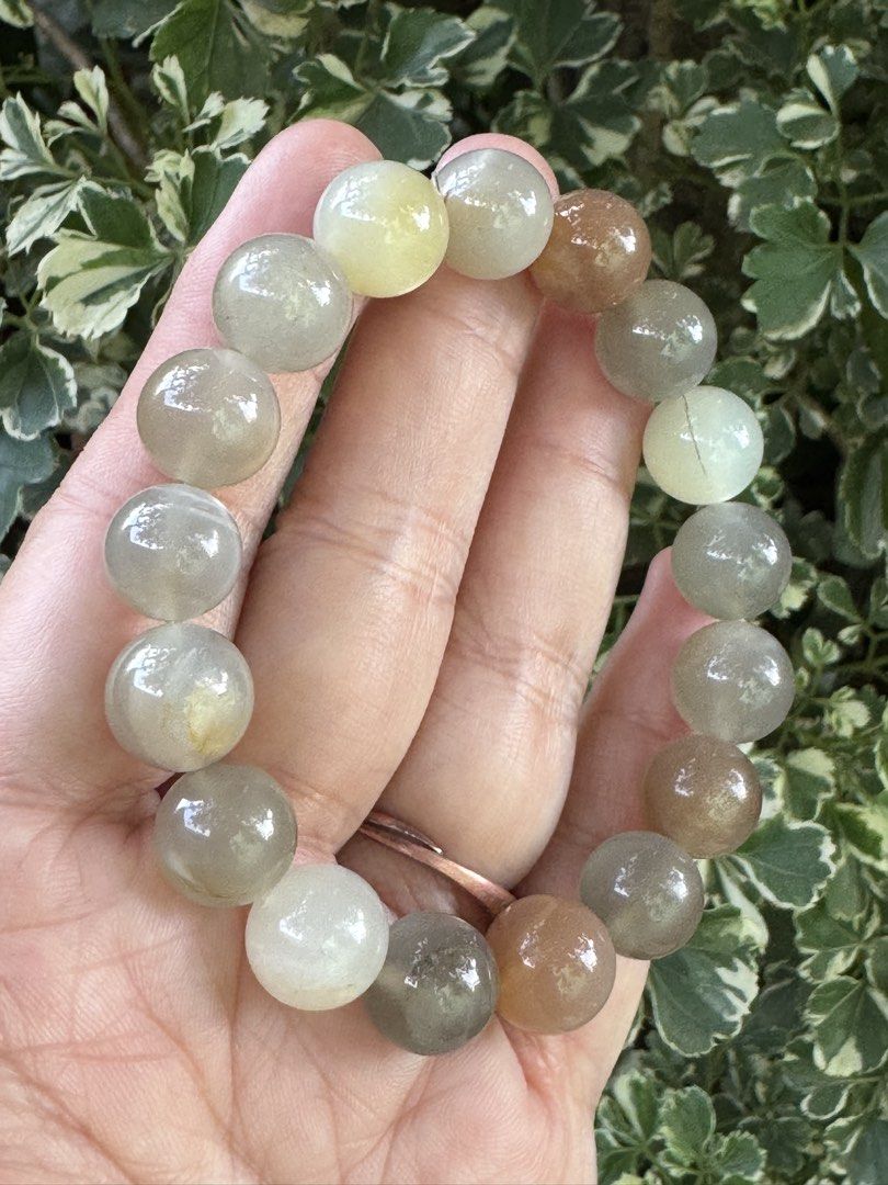 COLORFUL MOONSTONE 🍏 M7_MN002 (Category: Bracelets) located in Bulacan. Submitted by selling_low_by_bella_ben (Listing ID 1467029013, Image 2). Description: COLORFUL MOONSTONE 🍏 M7_MN002 🏷️ 280 11+ mm bead size 16 cm wrist .