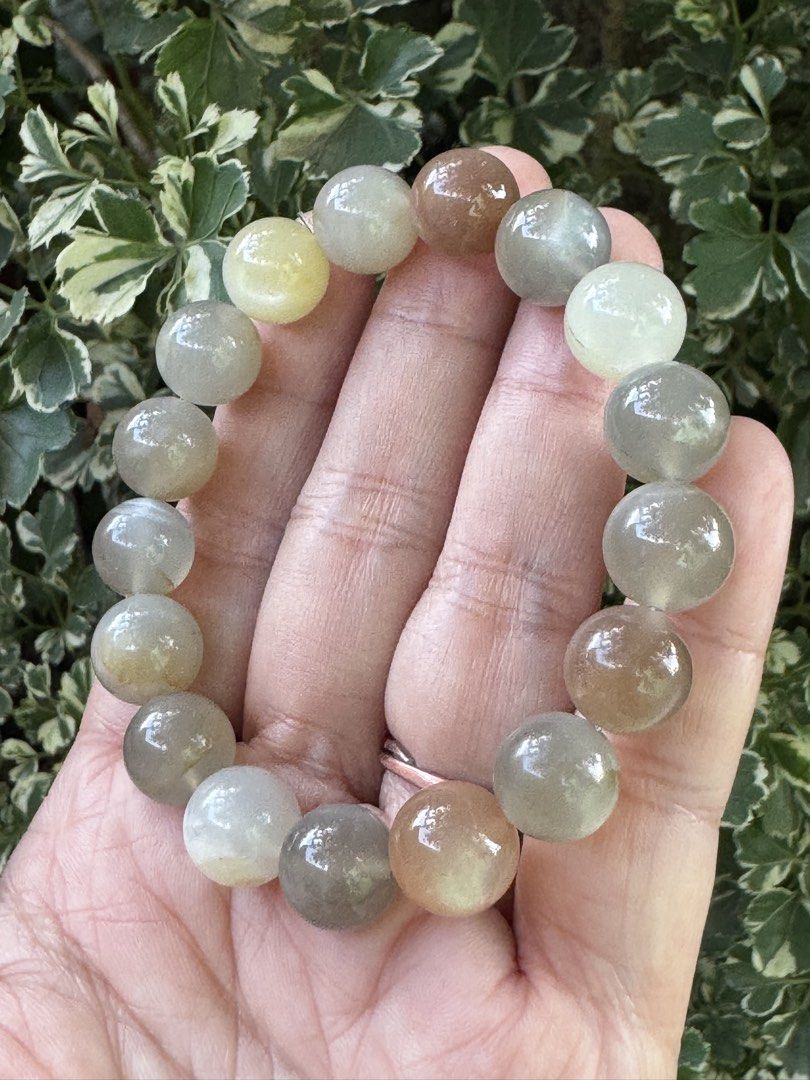 COLORFUL MOONSTONE 🍏 M7_MN002 (Category: Bracelets) located in Bulacan. Submitted by selling_low_by_bella_ben (Listing ID 1467029013, Image 3). Description: COLORFUL MOONSTONE 🍏 M7_MN002 🏷️ 280 11+ mm bead size 16 cm wrist .