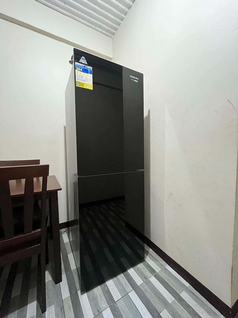 Condura 254i Inverter Refrigerator (Category: Refrigerators and Freezers) located in Bacoor. Submitted by hezee (Listing ID 1467012909, Image 2). Description: Condura 254i Refrigerator PM sa PRICE ✨ Like new condition No issues / 100% working Bought for ₱31,000 Clean and well-maintained Tipid sa kuryente Only 5mos used Ready to use RFS: We’re just planning to replace it with a smaller refrigerator that’s more suitable for our space. Specification