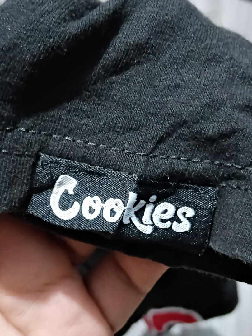 COOKIES (LONGSLEEVE) (Category: Tshirts & Polo Shirts ) located in Calasiao. Submitted by thriftkartel26 (Listing ID 1467110605, Image 3). Description: issue small restitch in underarm medium on tag fit to large.