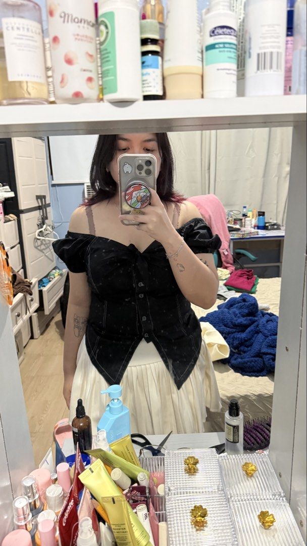 Corset Like Blouse (ww 2nd & 3rd pic) (Category: Blouses) located in Quezon City. Submitted by dinesaur (Listing ID 1467133590, Image 2). Description: Best fits 38 bust, 30-32 waist Bigger or smaller baka maluwag na.