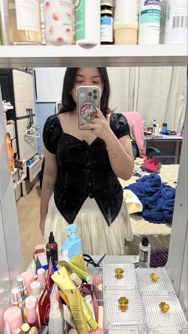 Corset Like Blouse (ww 2nd & 3rd pic) (Category: Blouses) located in Quezon City. Submitted by dinesaur (Listing ID 1467133590, Image 3). Description: Best fits 38 bust, 30-32 waist Bigger or smaller baka maluwag na.
