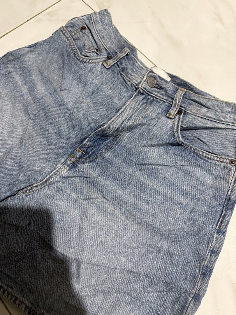 COS Light Wash Denim Shorts Size 26 (Category: Shorts) located in Manila. Submitted by preciousma24494 (Listing ID 1467048364, Image 2). Description: - Brand: COS - Style: Light wash denim shorts - Fit: Mid-rise with classic five-pocket styling - Details: Metal button closure, contrast stitching - Size: 28 fitting - Condition: Great pre-loved basic for warmer weather.