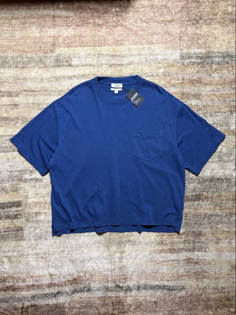 COS Oversize Cobalt Blue Pocket Shirt (Category: Tshirts & Polo Shirts ) located in Antipolo. Submitted by thearchivesproject (Listing ID 1467109079, Image 2). Description: 26 width 26 length boxy fit like new.