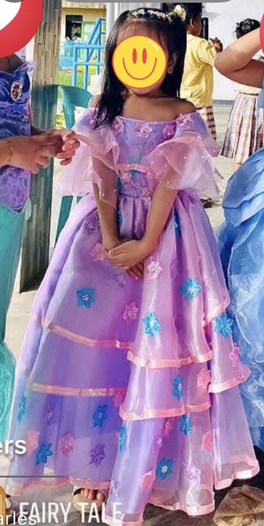 Costume- Encanto : Isabela Madrigal (Category: Babies & Kids Fashion) located in Catarman. Submitted by hyukissco (Listing ID 1467012616, Image 1). Description: Gown - used once sa english month lang. 5-7 yo.