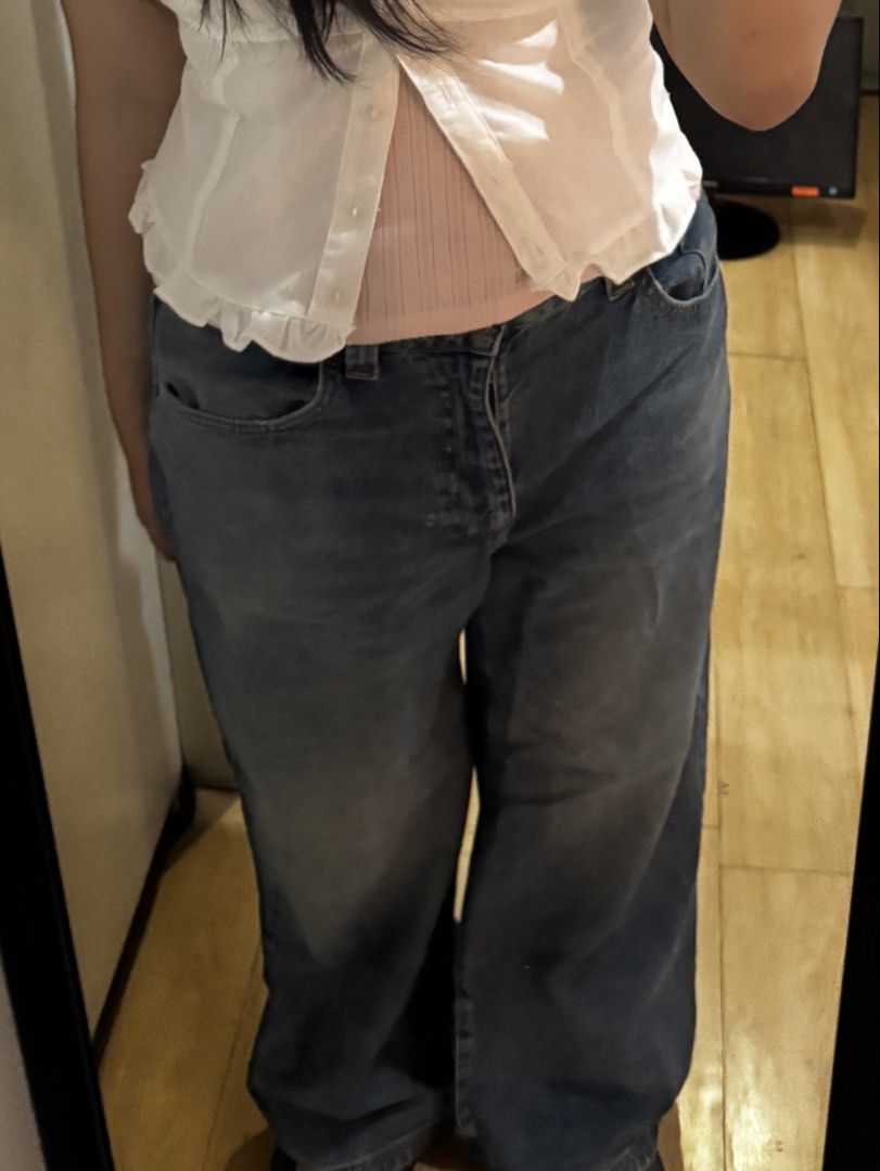 Cotton On baggy jeans (Category: Jeans) located in Taguig. Submitted by wishforyourdream (Listing ID 1466094170, Image 3). Description: w 30 falls to ur lower waist! 5’7 and length is perfect if u love super baggy jeans. like Super. there’s some tear on the end of the jeans since it’s rly long as u can see slight nego original price 1500+.