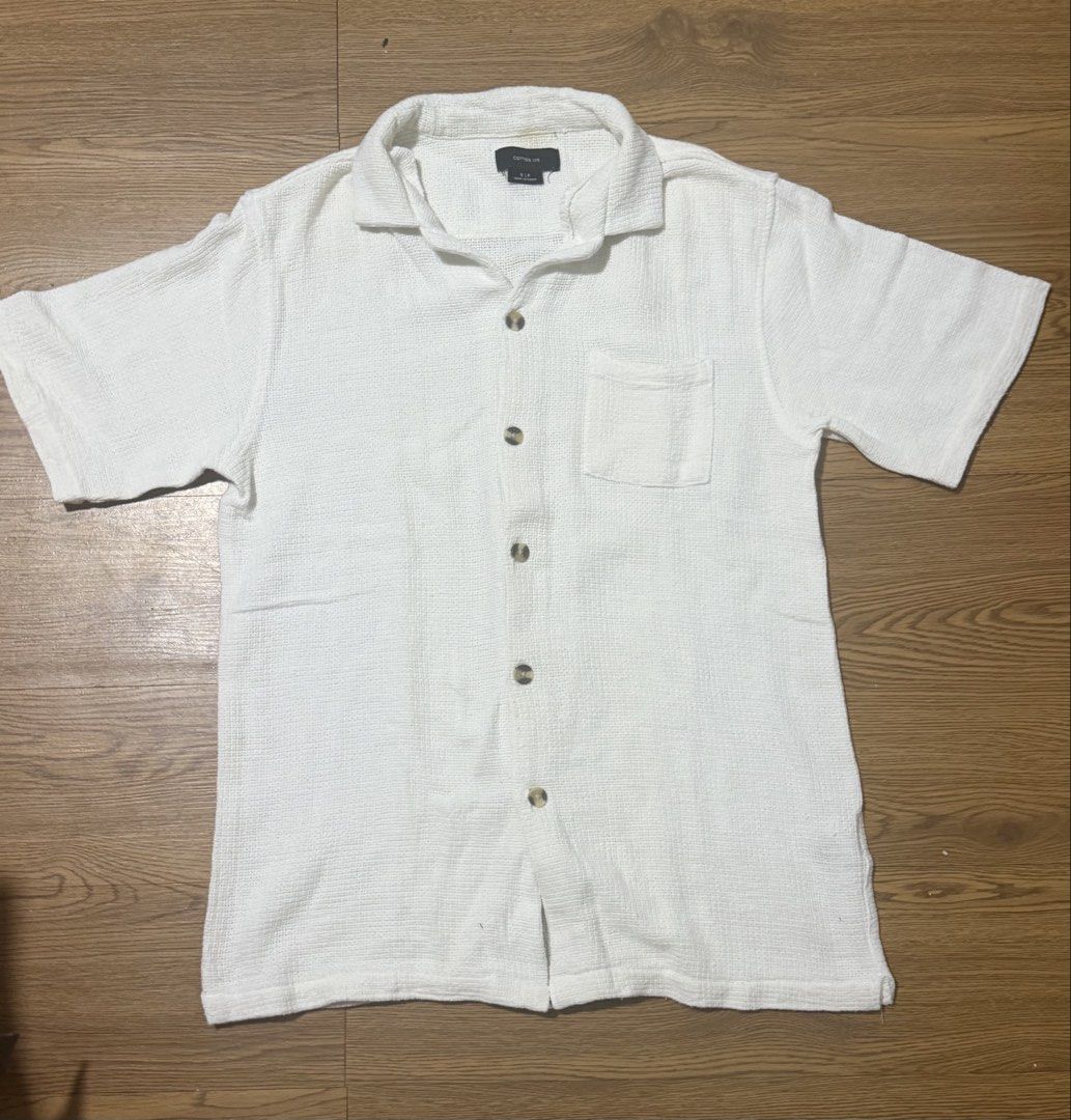 Cotton on knitted polo (Category: Formal Shirts) located in Manila. Submitted by odd.vince (Listing ID 1467129469, Image 1). Description: .