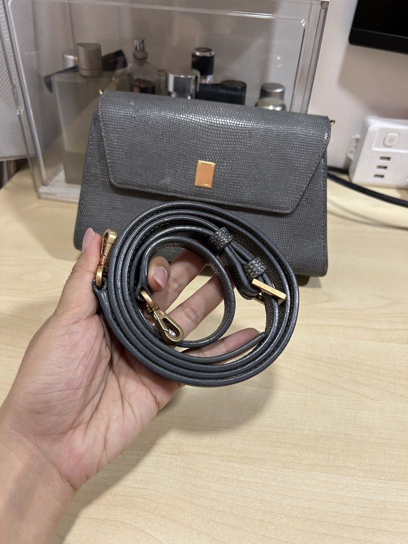 Couronne Sling / Cross Body Bag (Category: Cross-body Bags) located in Marikina City. Submitted by yen.p (Listing ID 1467147974, Image 3). Description: .