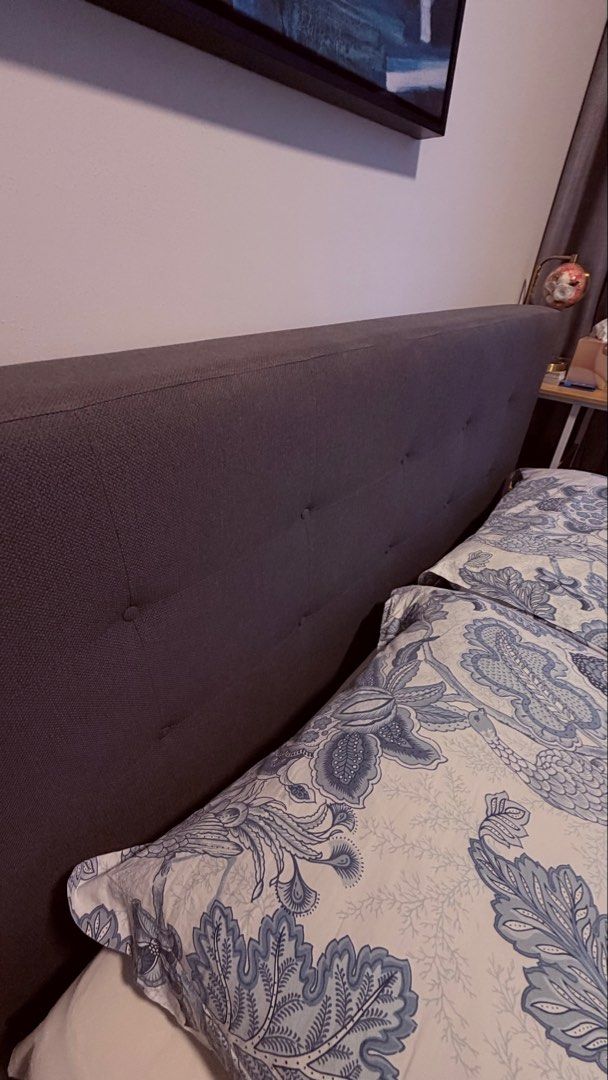 CRATE AND BARREL BED FRAME (Category: Bed Frames & Mattresses) located in Paranaque City. Submitted by richieboyriceboy (Listing ID 1467069064, Image 3). Description: Original price: 95,000.