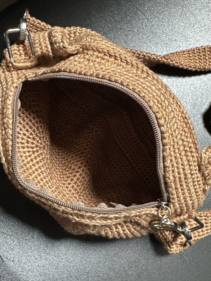 Crochet Bear Bag (Category: Sling Bags) located in Baguio. Submitted by prettygirl_kaplaan (Listing ID 1466990440, Image 2). Description: Nakatambak laing .