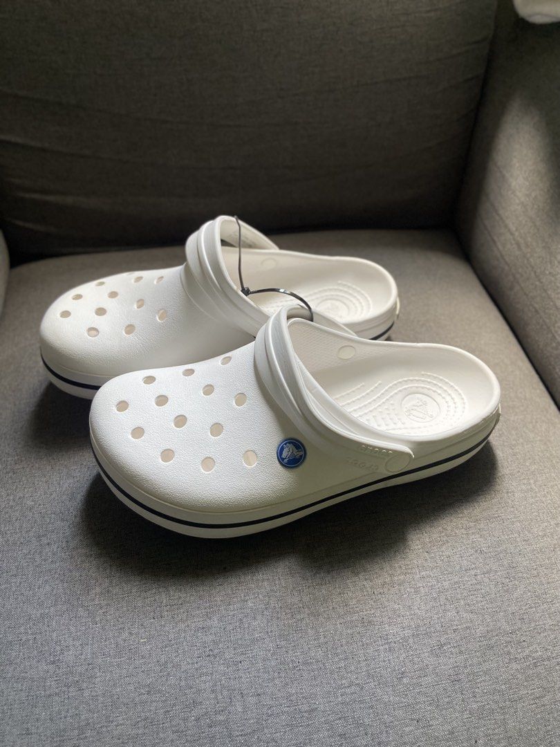 Crocs classic clog (Category: Sandals) located in Santo Niño. Submitted by neils_thr (Listing ID 1467075430, Image 3). Description: 6 Mens / 8 womens .