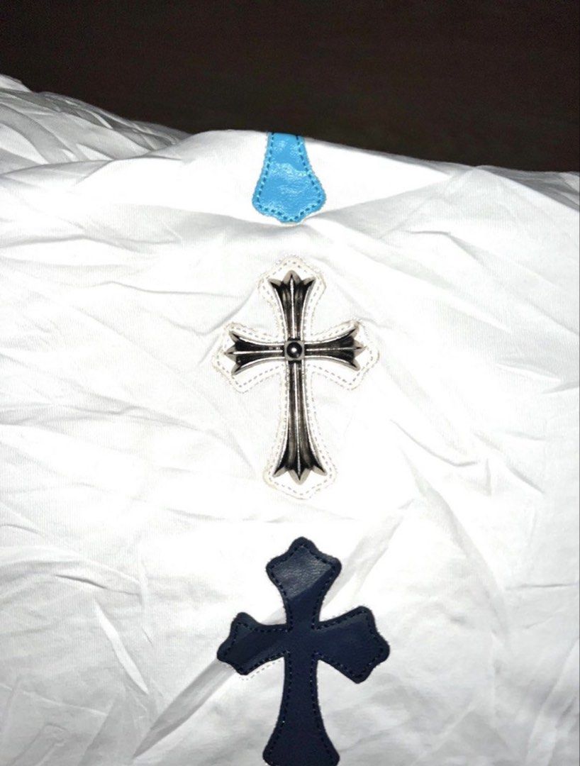 CROME HEARTS (USA) (Category: Tshirts & Polo Shirts ) located in Tagum. Submitted by sammiecats (Listing ID 1467080612, Image 3). Description: CHROME HEARTS legit/off. Good as new no flaws napaka brandnew pa ng fabric. With neck tag. Sobrang ganda ng fit oversized na pa slim fit sya. If you want it na ipa flex just DM me if interested ka. Pass sa barat..