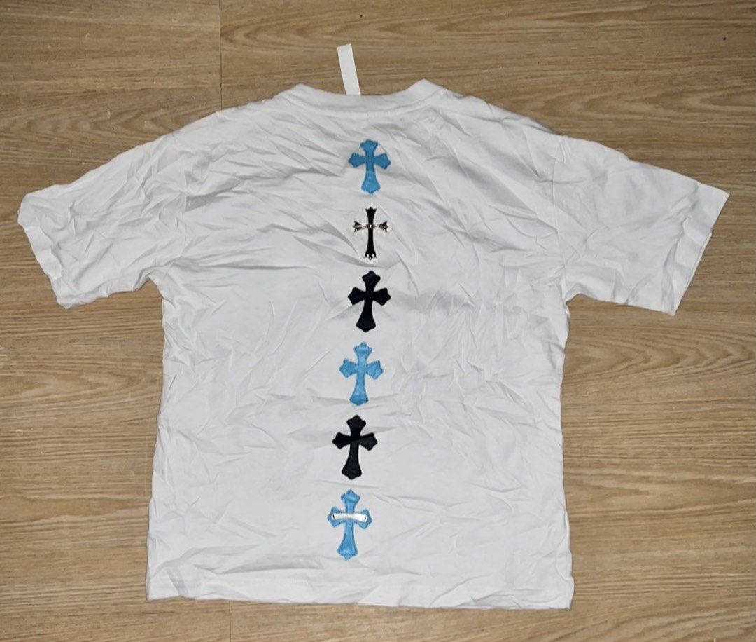 CROME HEARTS (USA) (Category: Tshirts & Polo Shirts ) located in Tagum. Submitted by sammiecats (Listing ID 1467080612, Image 2). Description: CHROME HEARTS legit/off. Good as new no flaws napaka brandnew pa ng fabric. With neck tag. Sobrang ganda ng fit oversized na pa slim fit sya. If you want it na ipa flex just DM me if interested ka. Pass sa barat..