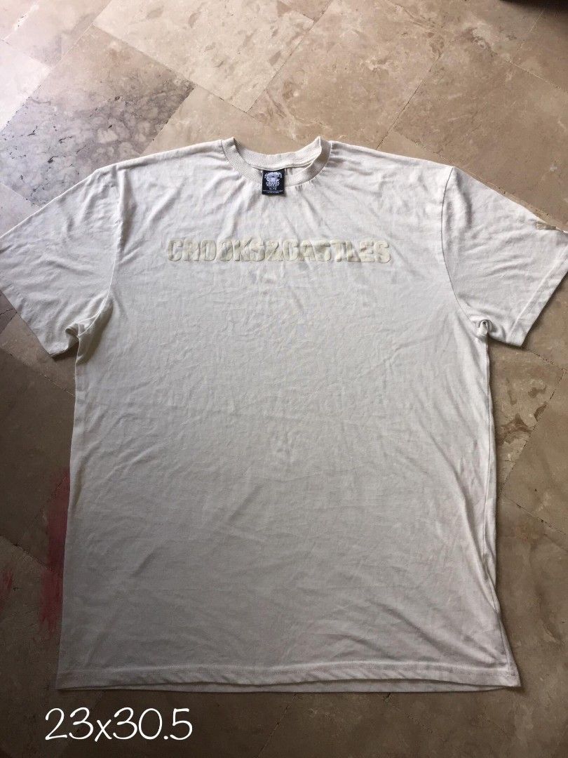 Crooks & castles Crewneck xl Tshirt (Category: Tshirts & Polo Shirts ) located in Naga. Submitted by bonethugz1822 (Listing ID 1467040775, Image 1). Description: Verygood condition No issue need wash only xl 450+sf.