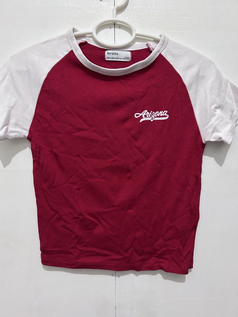 Crop Top Shirt (Category: Blouses) located in Manila. Submitted by ally1113 (Listing ID 1467099787, Image 2). Description: Size: Small Color: Red & White Used only twice .