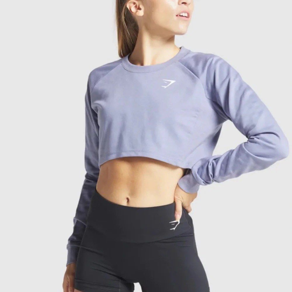 Cropped jacket (Category: Activewear) located in Manila. Submitted by ricadawn (Listing ID 1467091373, Image 1). Description: Medium on tag Excellent Condition.
