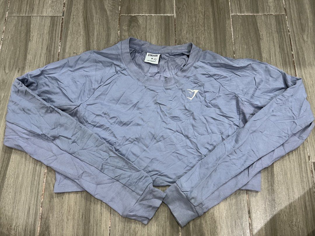 Cropped jacket (Category: Activewear) located in Manila. Submitted by ricadawn (Listing ID 1467091373, Image 3). Description: Medium on tag Excellent Condition.