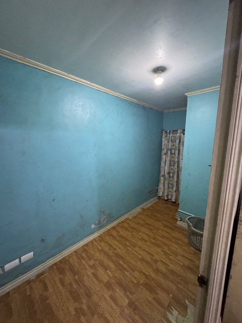 CUBAO APT (Category: Room Rentals) located in Manila. Submitted by silverflower.a927fd (Listing ID 1466984215, Image 1). Description: - Empty, move-in ready room - Cubao Area - STRICTLY FOR SOLO ONLY - No parking - PM for inquiries and viewing schedules!.