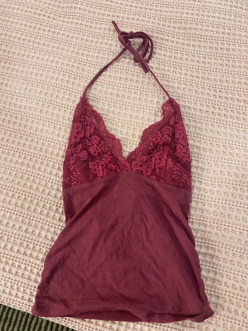 CUTE RED TANK TOP (Category: Sleeveless) located in Manila. Submitted by ysabaw (Listing ID 1466978530, Image 1). Description: cousin bought from local brand (not sure) best fits small.