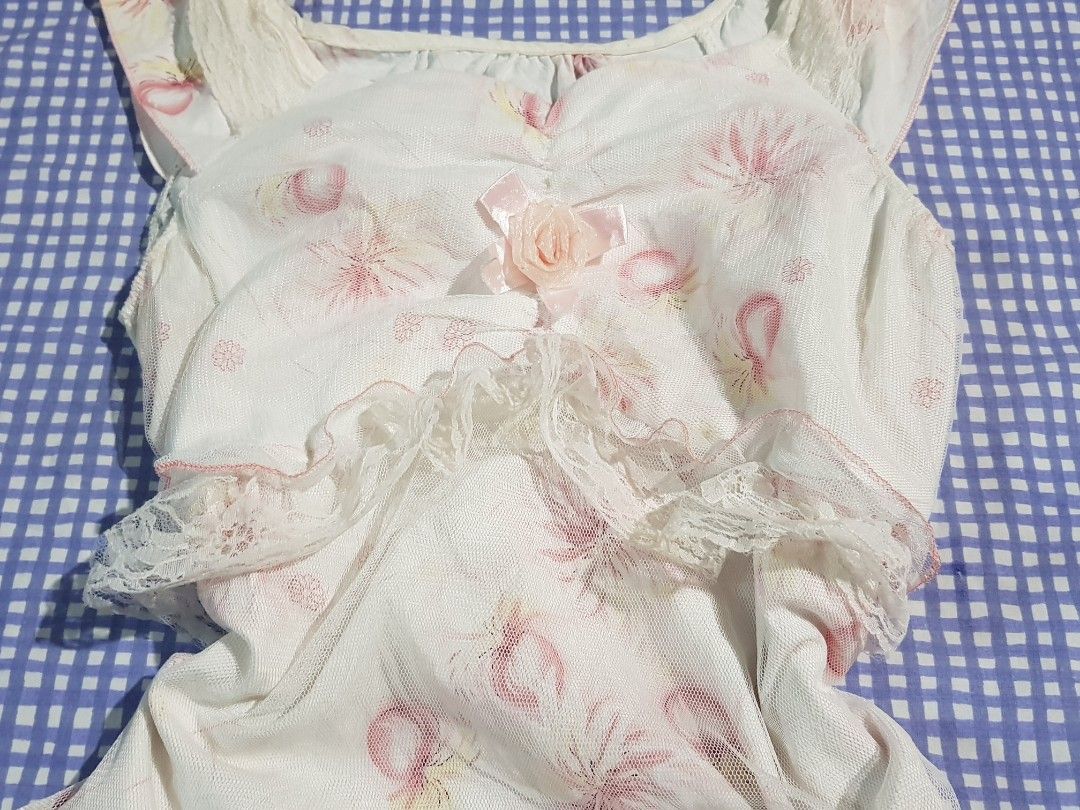 Cute Top (Category: Sleeveless) located in San Fernando. Submitted by lei_apparel (Listing ID 1467138365, Image 3). Description: Cute Soft Pink Top Size: small-med.