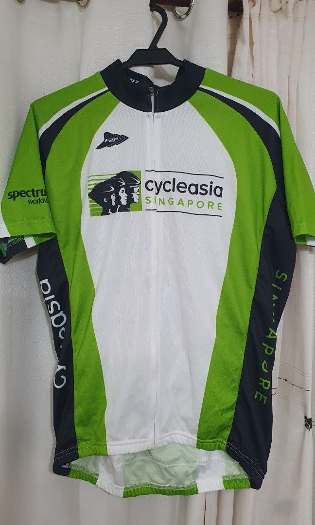 Cycling jersey fox (Category: Bicycles) located in Las Pinas. Submitted by rng.ph (Listing ID 1467087406, Image 3). Description: godd condition cycling jersey fox 1k green 500 red long sleeves 500 all for 1.5k.