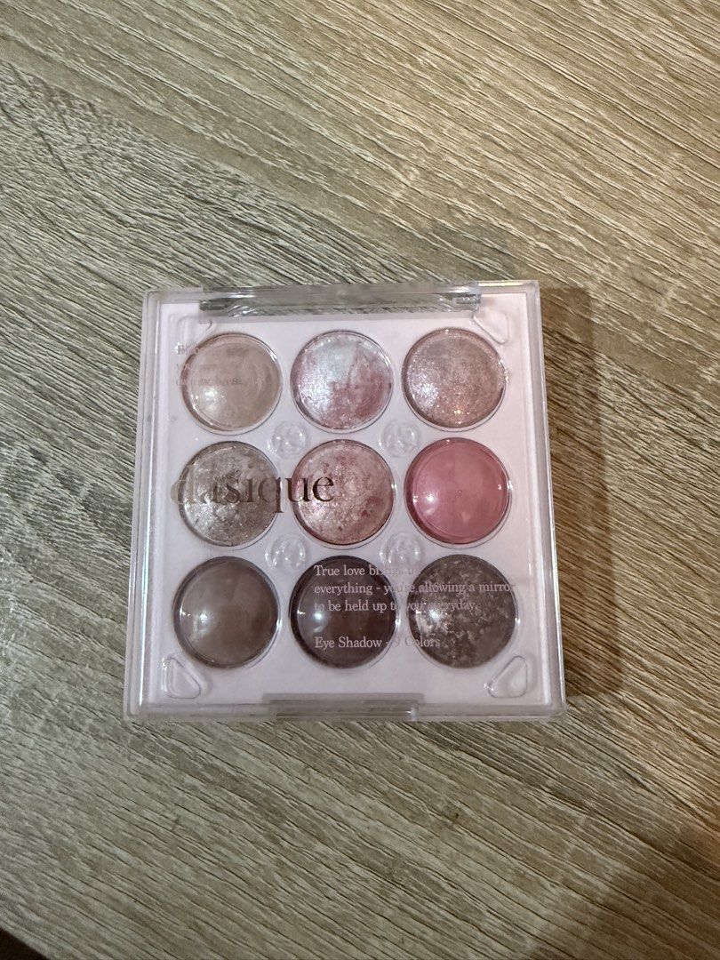 Daisique Ice Cream Eyeshadow Palette - Candy Berry (Category: Makeup) located in Manila. Submitted by kdollie (Listing ID 1467086449, Image 1). Description: bought from olive young in korea rfs: decluttering.