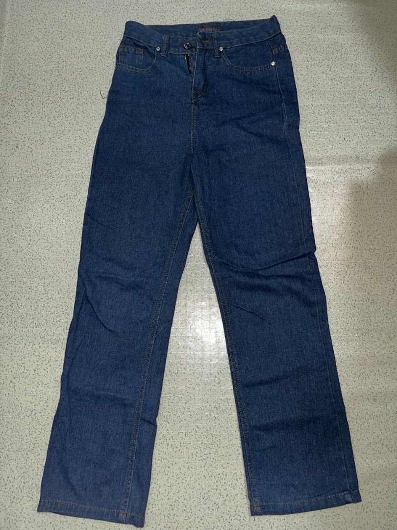 Dark Blue Denim Jeans (Category: Jeans) located in Valenzuela. Submitted by csjade (Listing ID 1467132361, Image 1). Description: waist: 26 inches length: 41 inches leg hole: 8 inches.