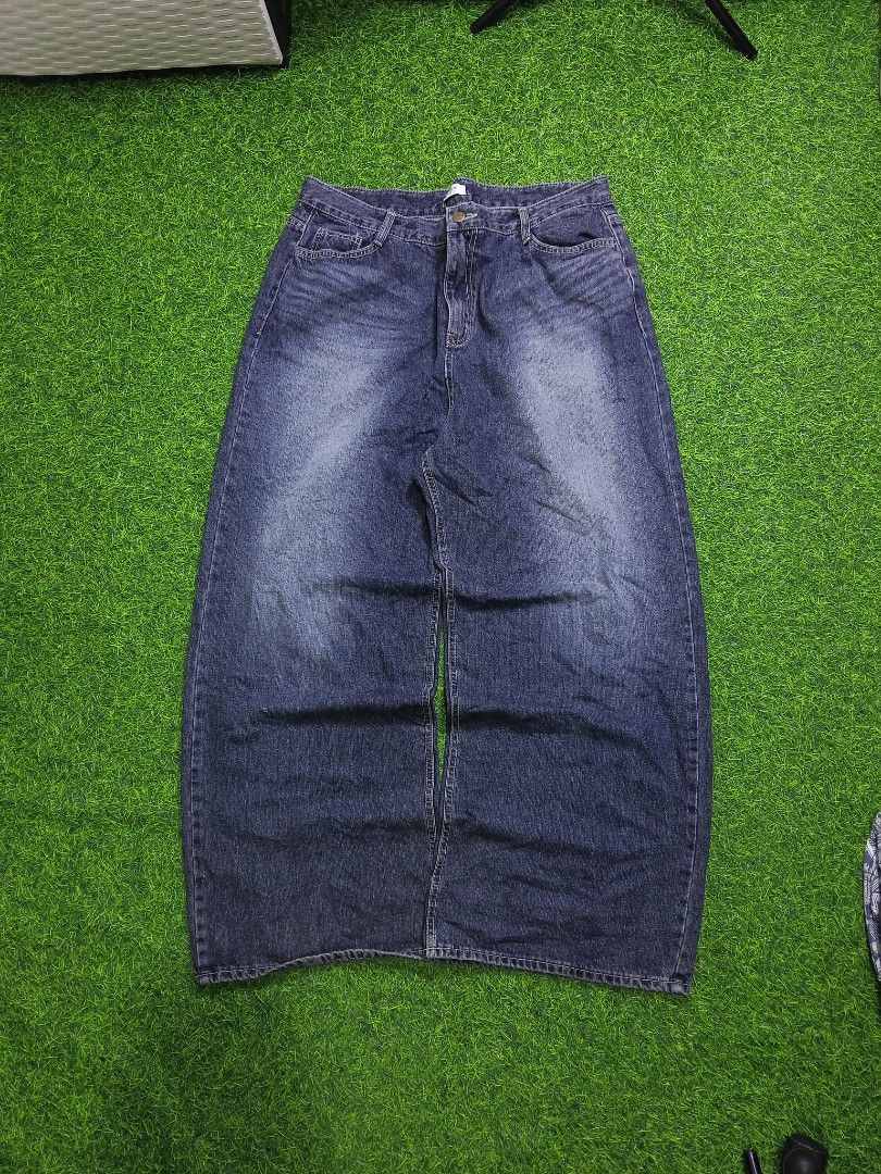 DARK BLUE WASHED BAGGY (Category: Jeans) located in Toledo. Submitted by rare_district (Listing ID 1467145934, Image 2). Description: Excellent Condition No issue Size 36 Length - 42 Hem - 12.5.