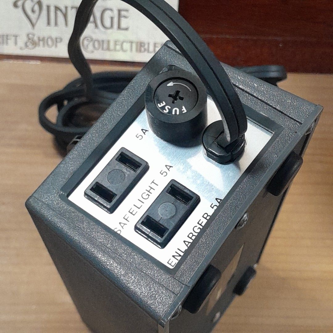 Dark Room Timer (Category: Lighting & Studio Equipment) located in Las Pinas. Submitted by 84vintage (Listing ID 1467147561, Image 2). Description: Actual photos posted. Please examine them carefully as they are part of the description. --📌 MUST READ Before Dealing with us 📌-- ⚠️Price is posted. No lowballs please. ⚠️Vintage items are only sold As Is Where Is. If you want new items without any flaws, you can buy at the mall. Please manage your 