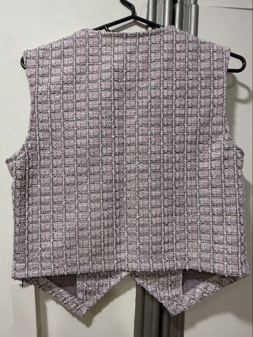 Dazy Pink Tweed Button-Front Vest Waistcoat (Category: Others Tops) located in Muntinlupa City. Submitted by alexisofia (Listing ID 1467032820, Image 3). Description: brand new with tags (BNWT) / never worn size: Medium (M) Brand Dazy (SHEIN).